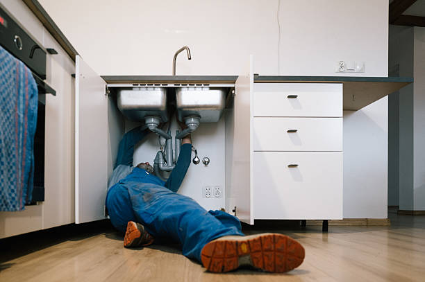 Professional Emergency Plumber technician working in Hatboro, PA
